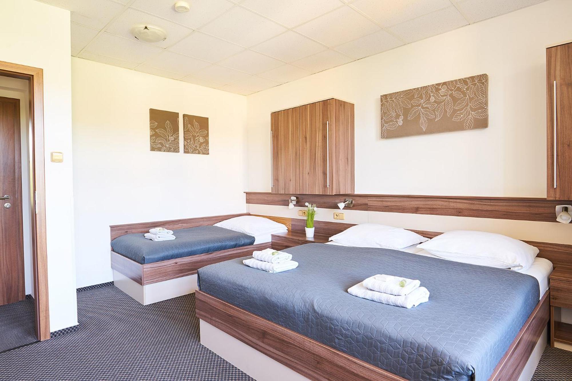 Wellness Hotel Kocanda 데친 외부 사진