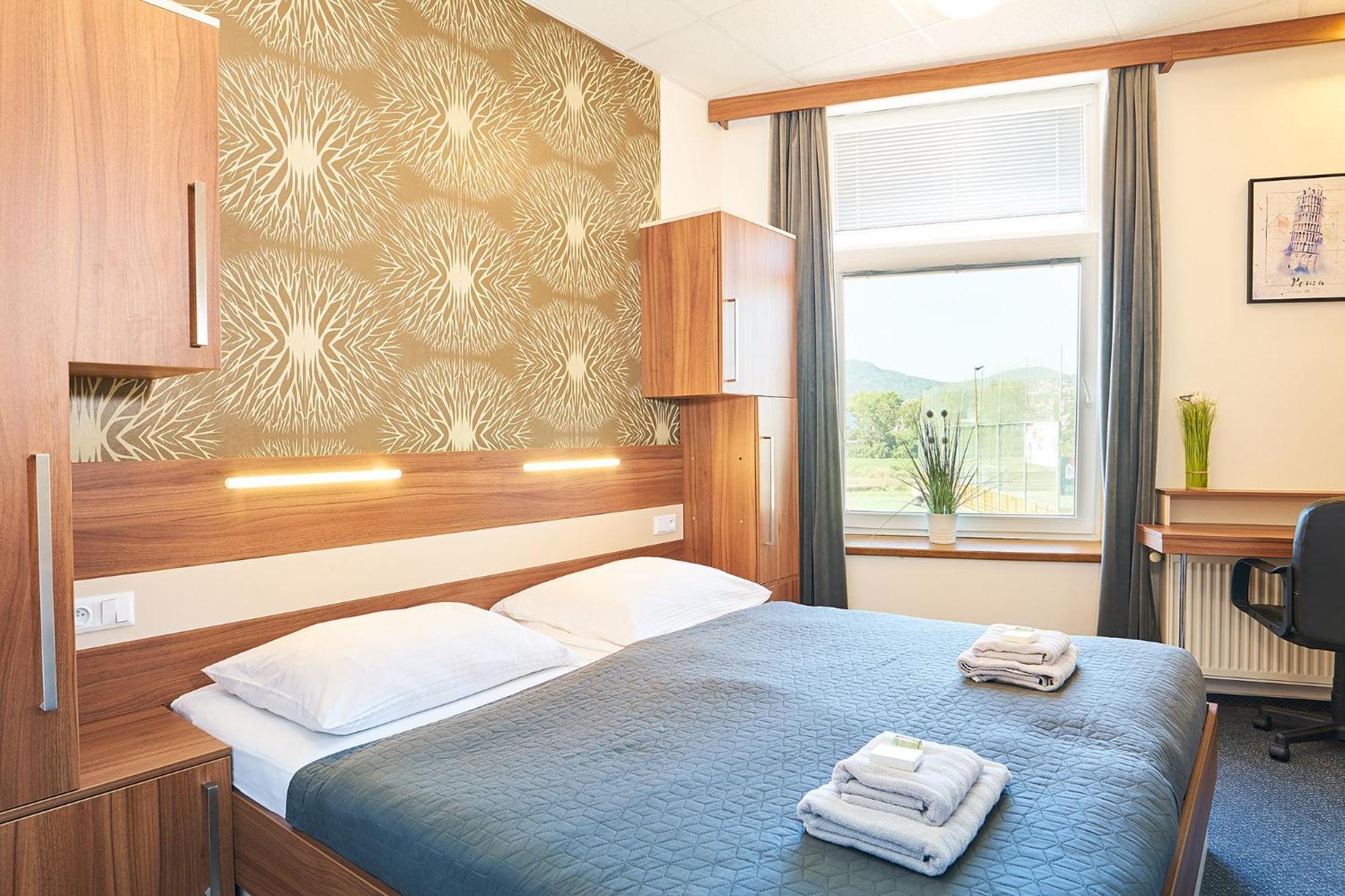 Wellness Hotel Kocanda 데친 외부 사진