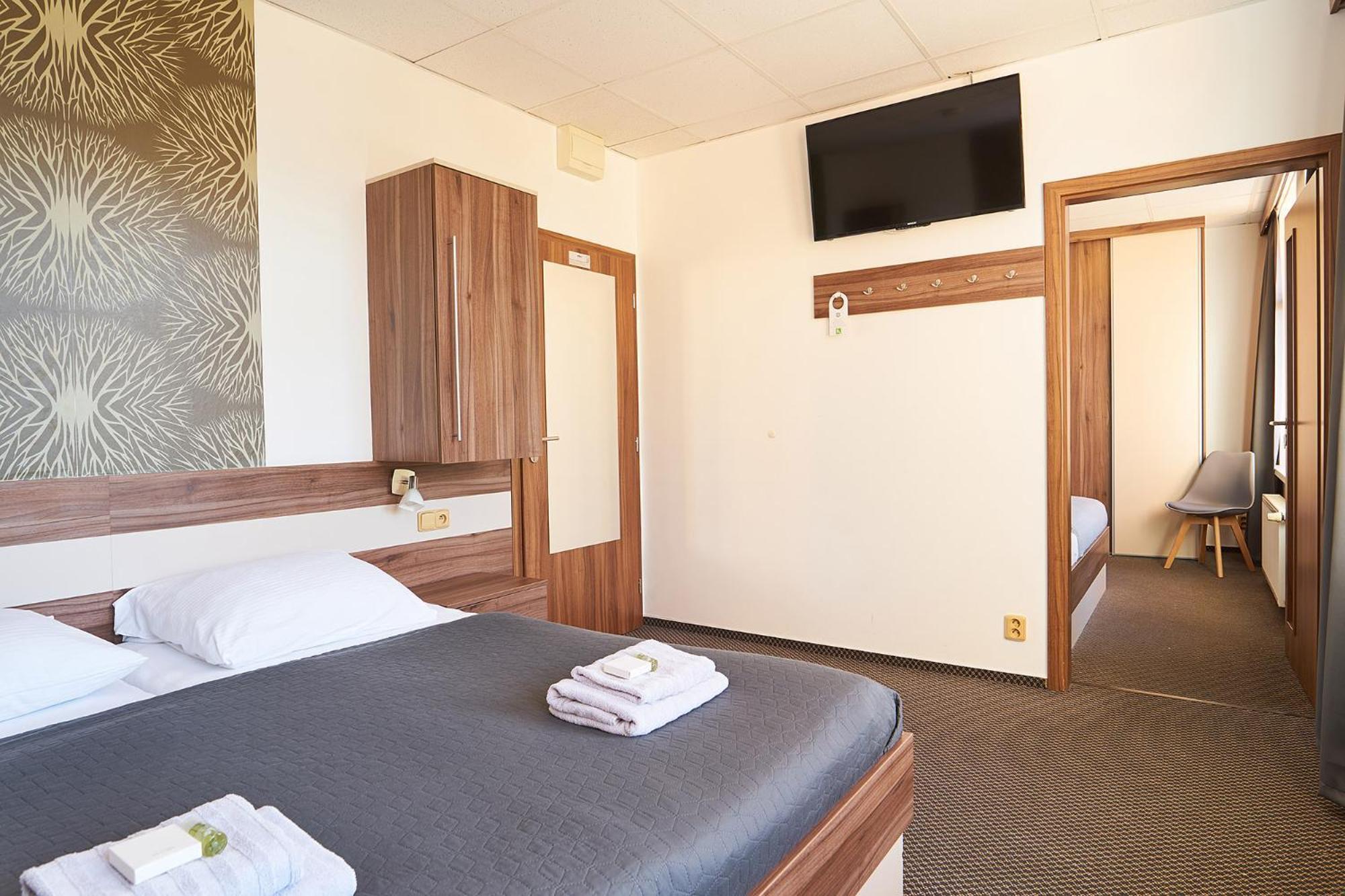 Wellness Hotel Kocanda 데친 외부 사진
